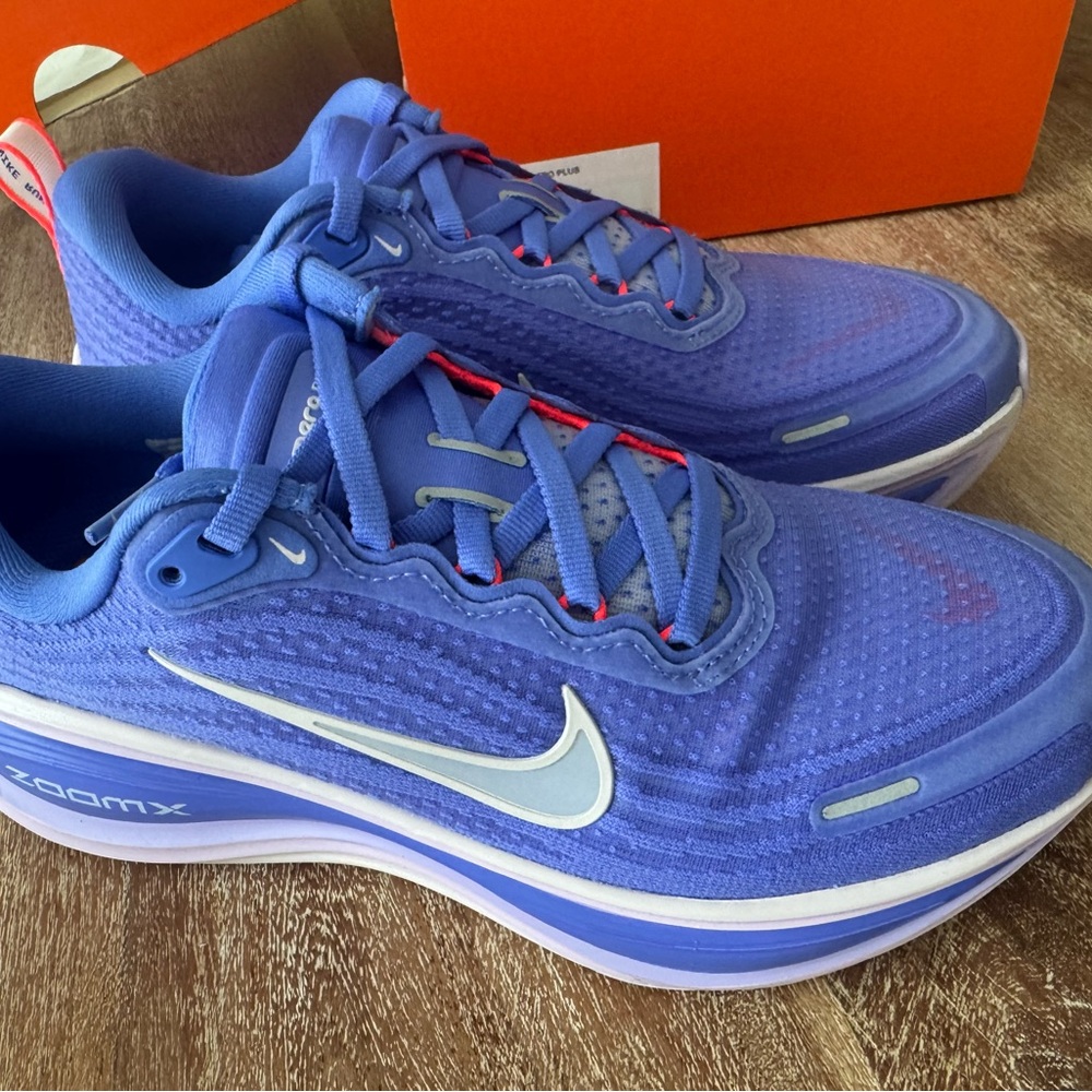 NWT Women’s Nike Vomero Plus 7